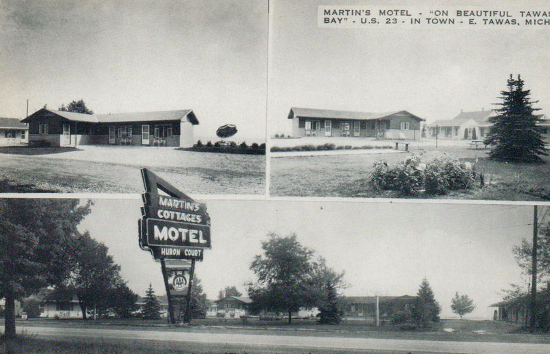 Martins Motel - Vintage Postcard